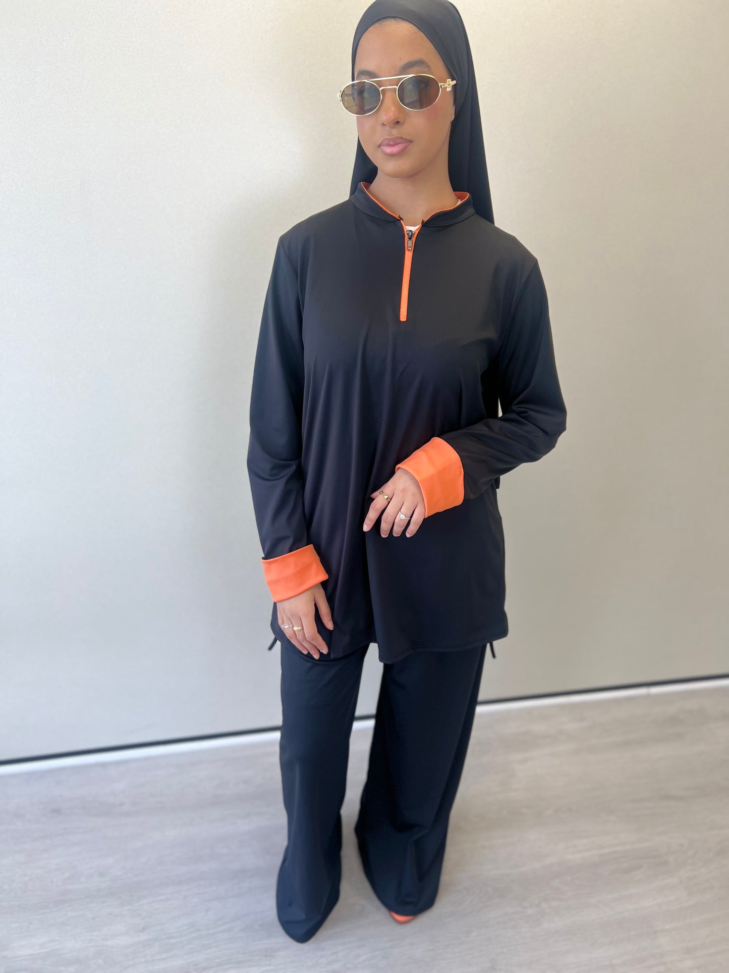 BURKINI NOIR (manches orange )