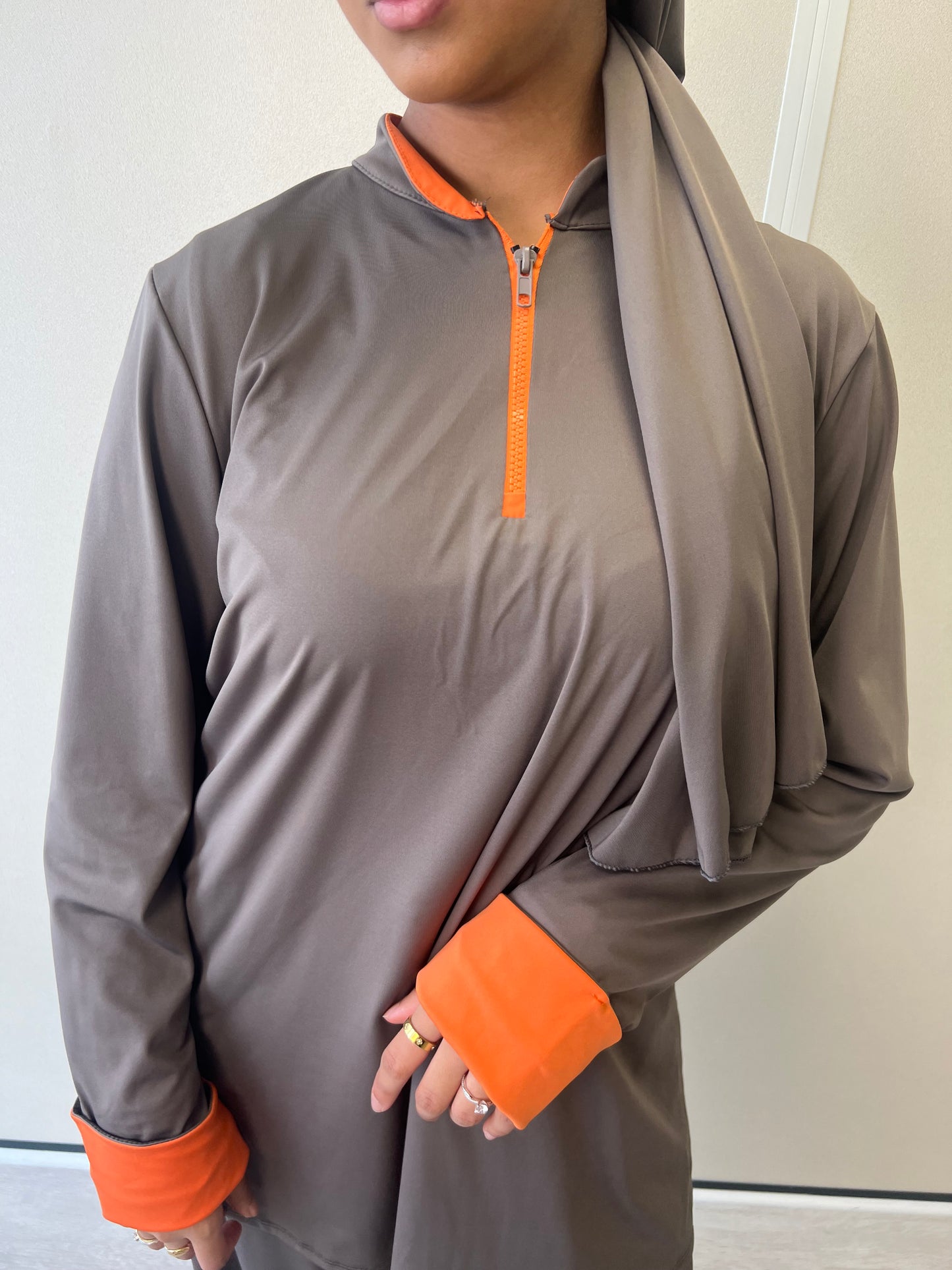 BURKINI TAUPE ( manches orange )