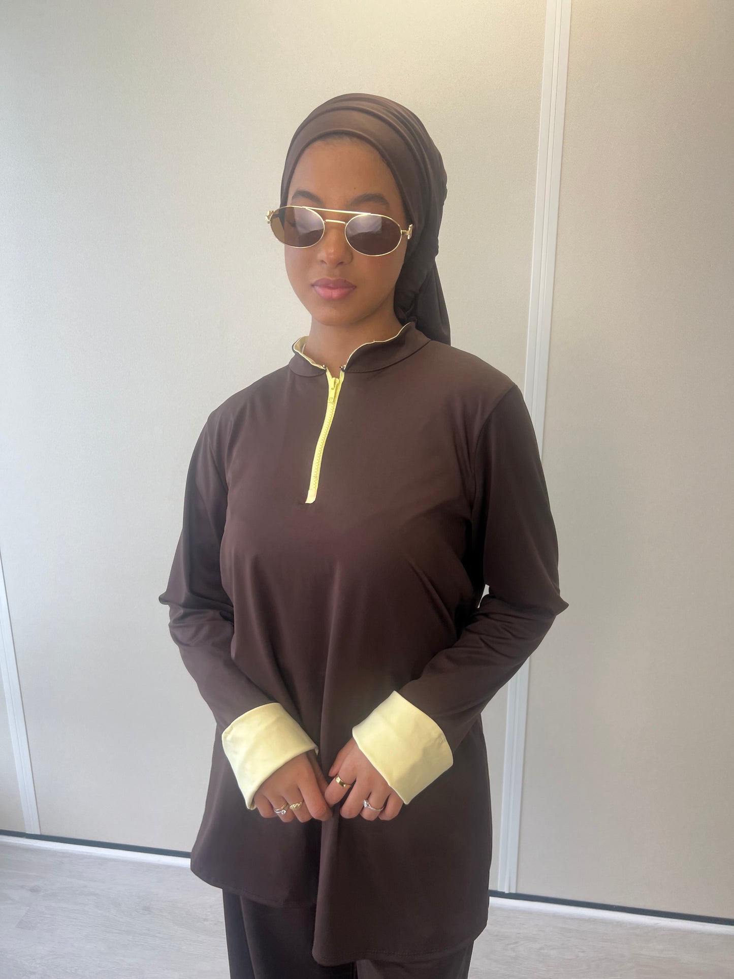 BURKINI MARRON ( manches jaunes)