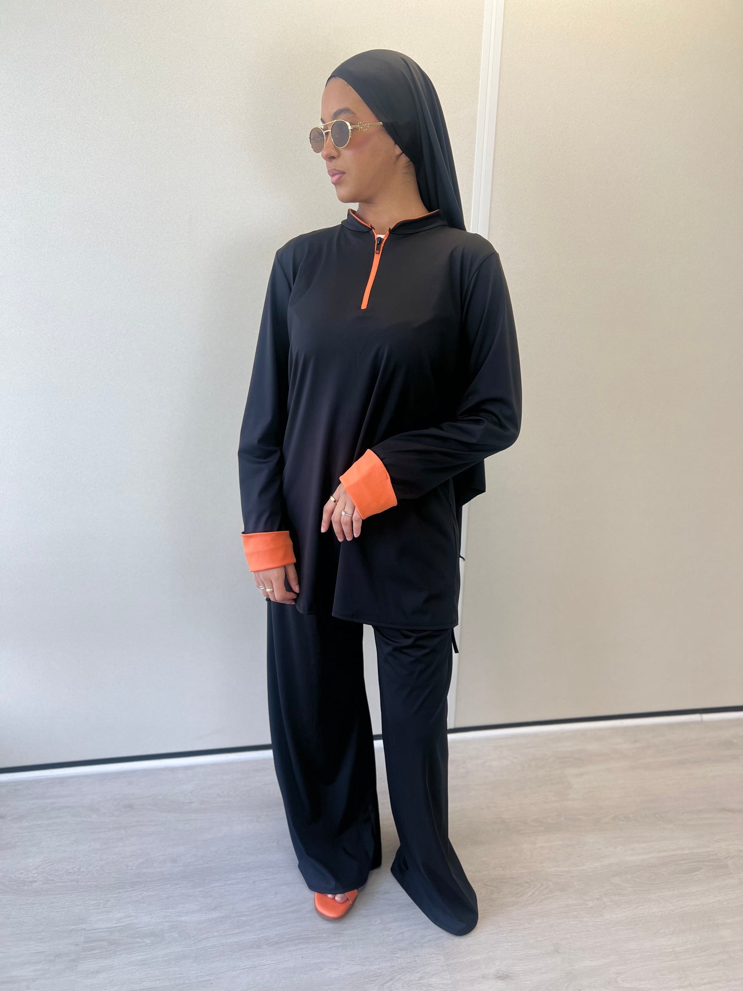 BURKINI NOIR (manches orange )