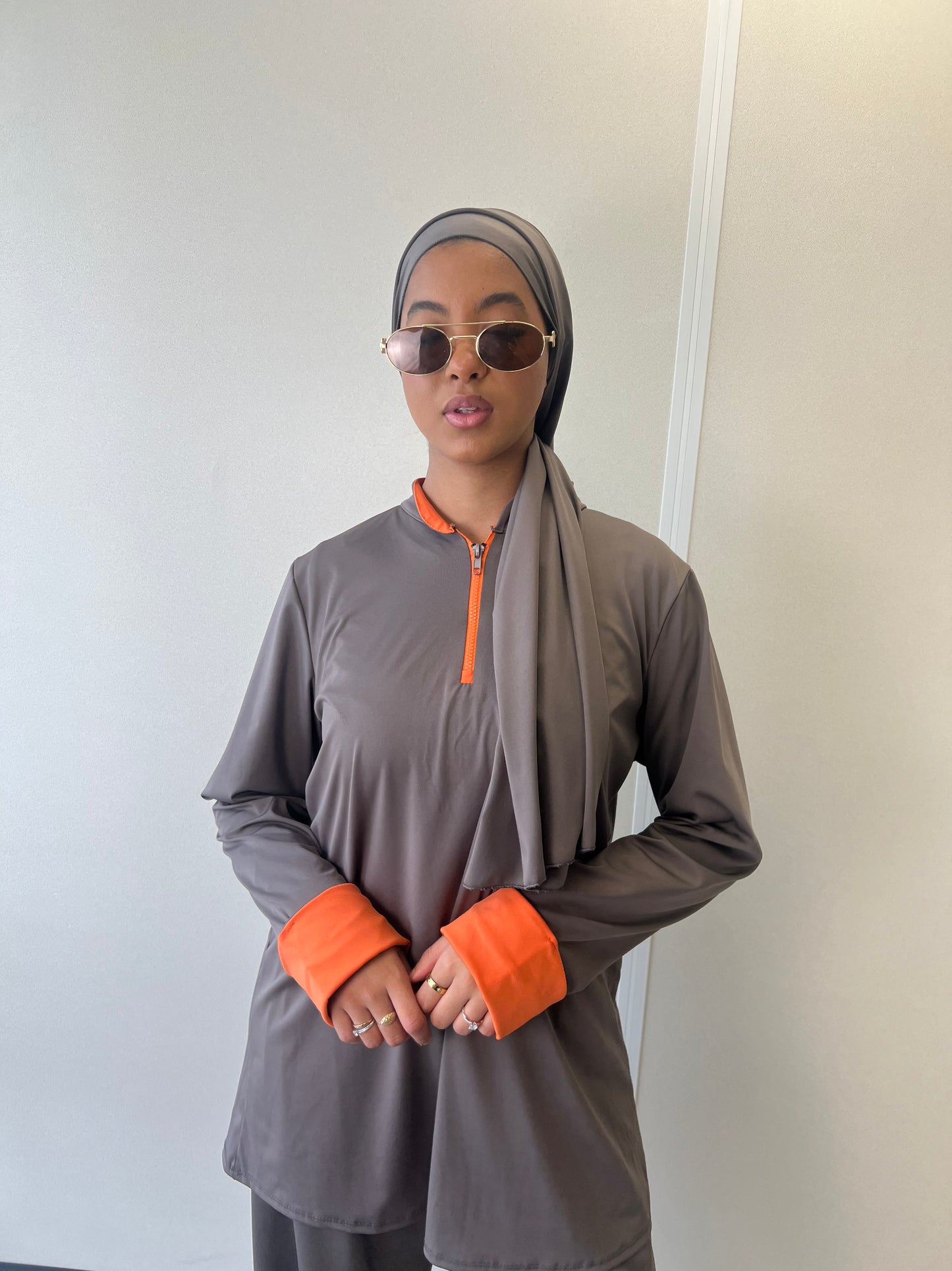 BURKINI TAUPE ( manches orange )