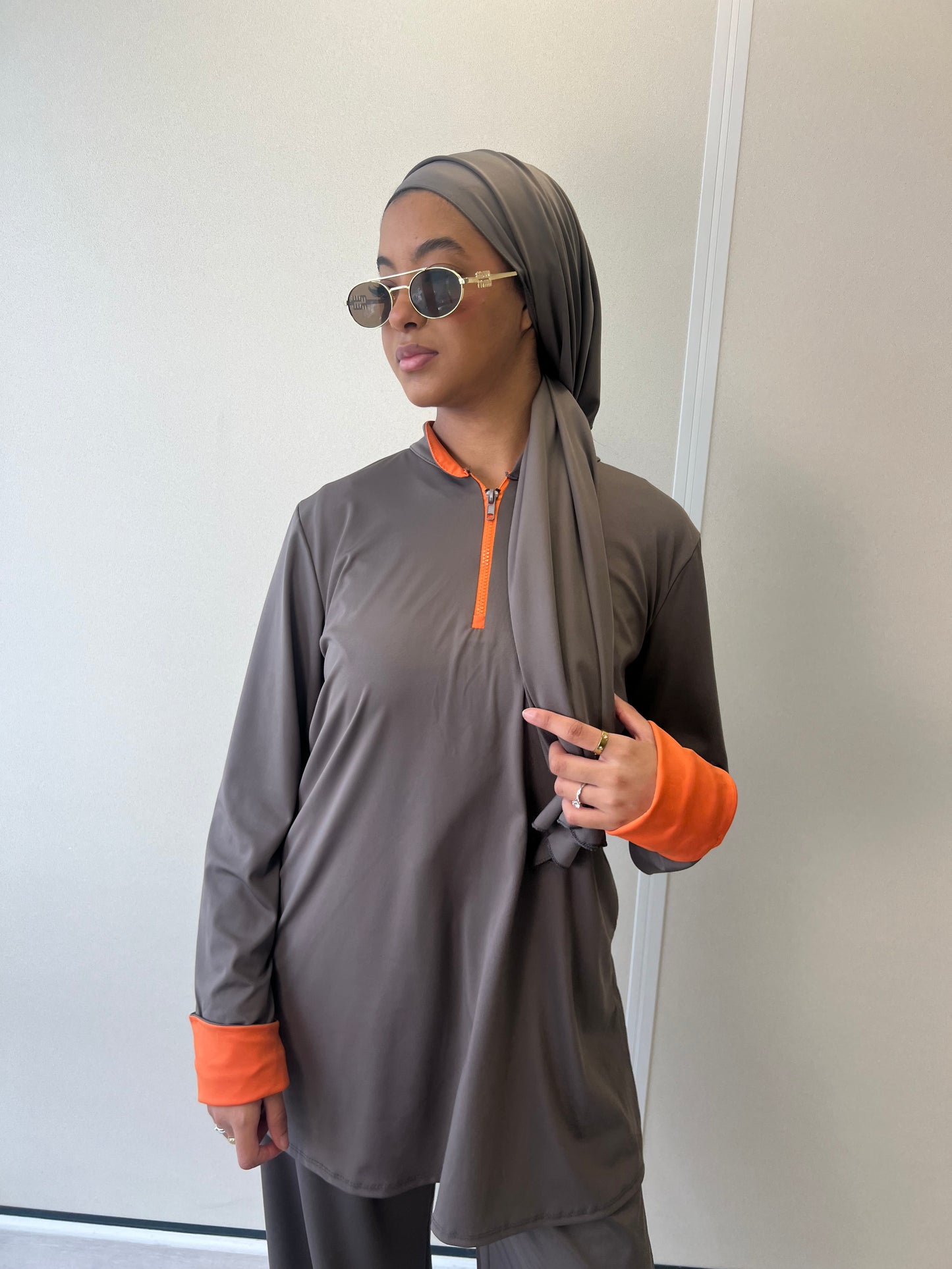 BURKINI TAUPE ( manches orange )