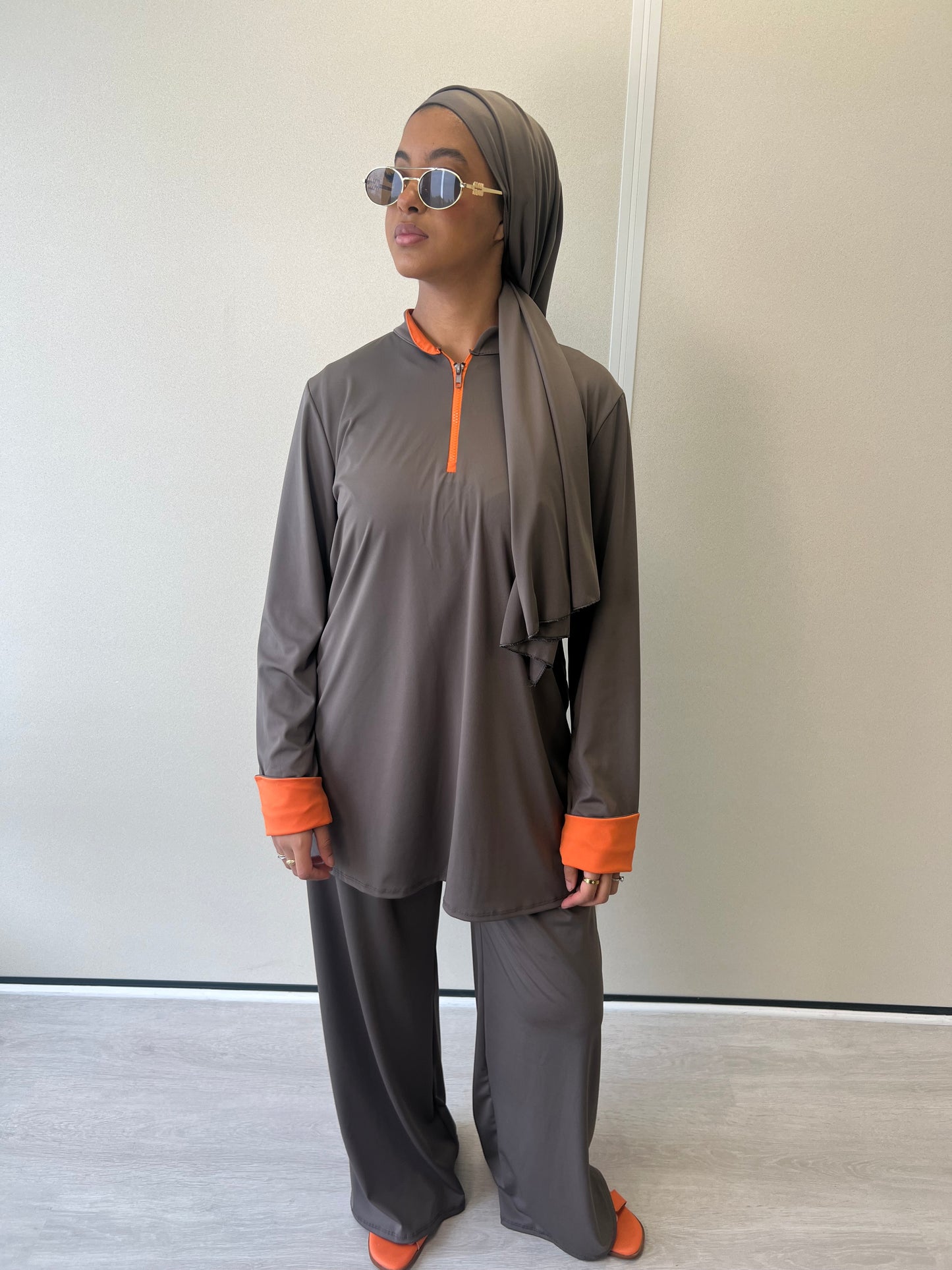 BURKINI TAUPE ( manches orange )