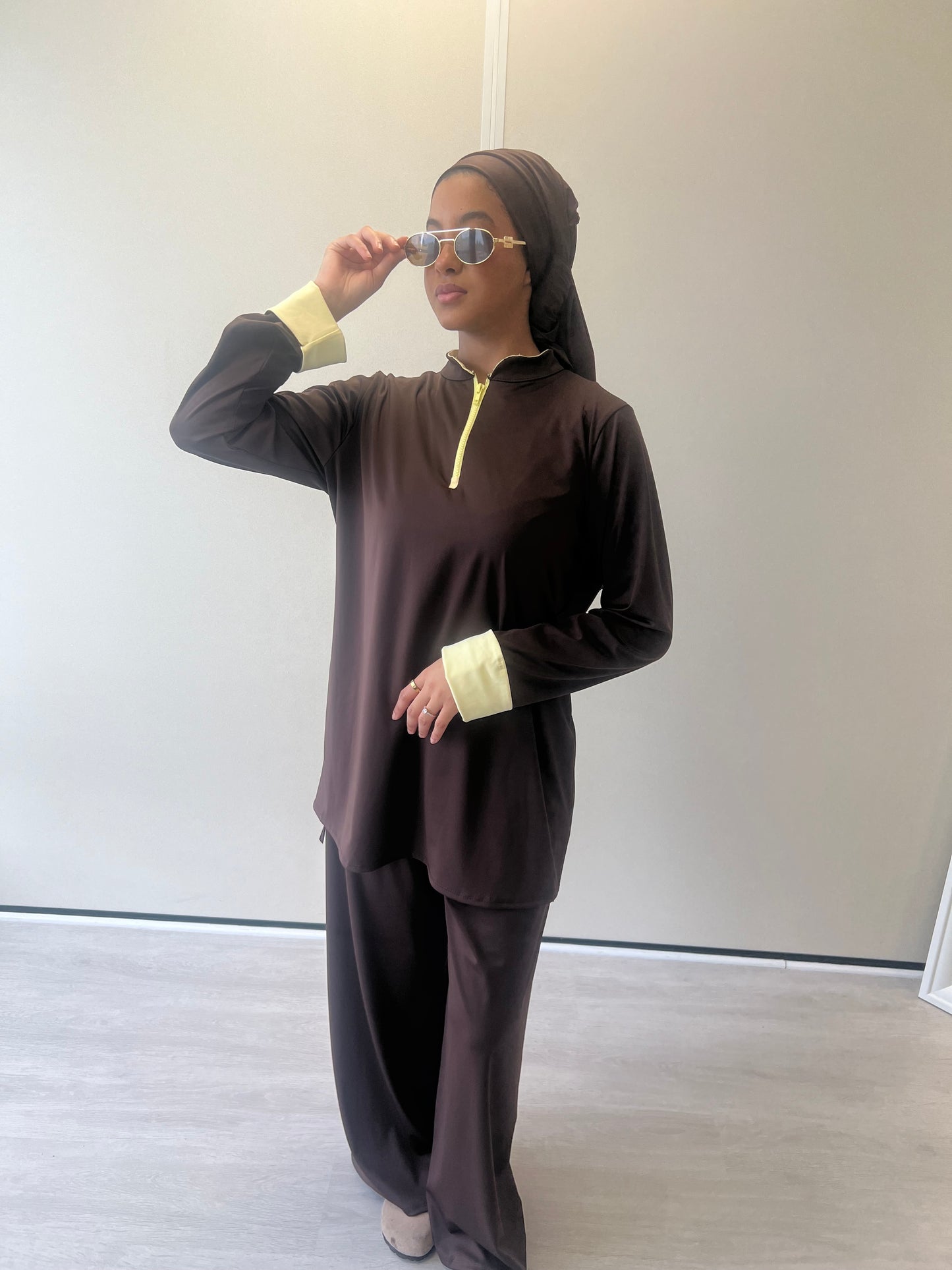 BURKINI MARRON ( manches jaunes)