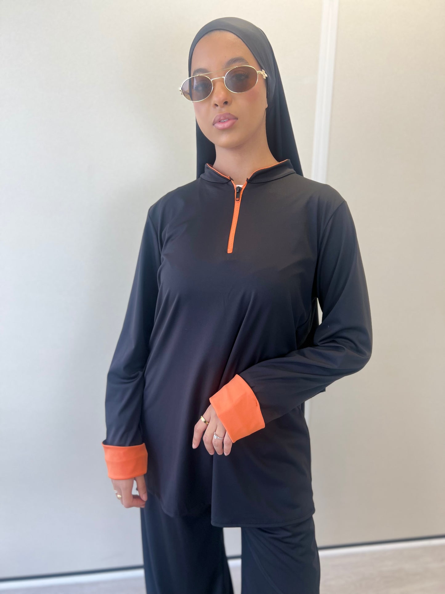 BURKINI NOIR (manches orange )