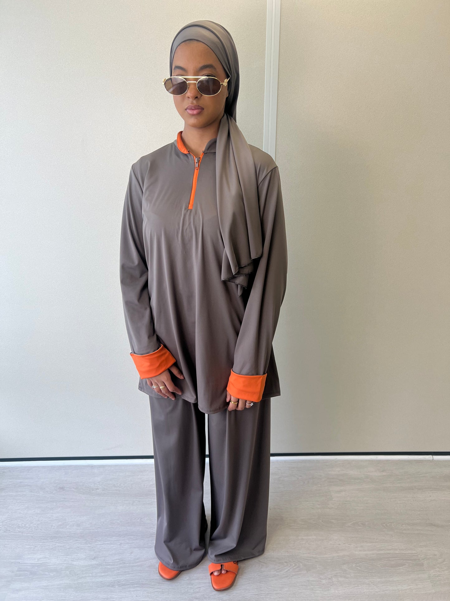 BURKINI TAUPE ( manches orange )