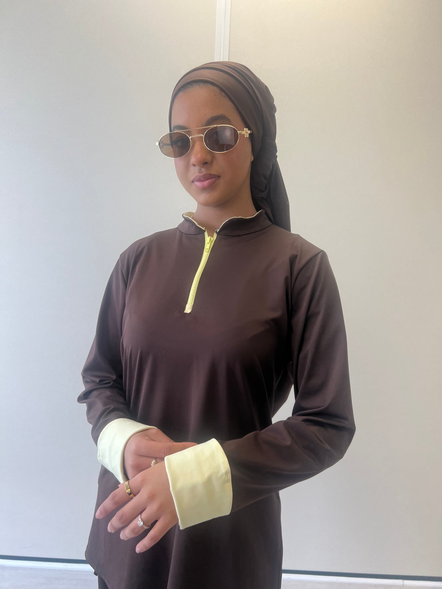 BURKINI MARRON ( manches jaunes)