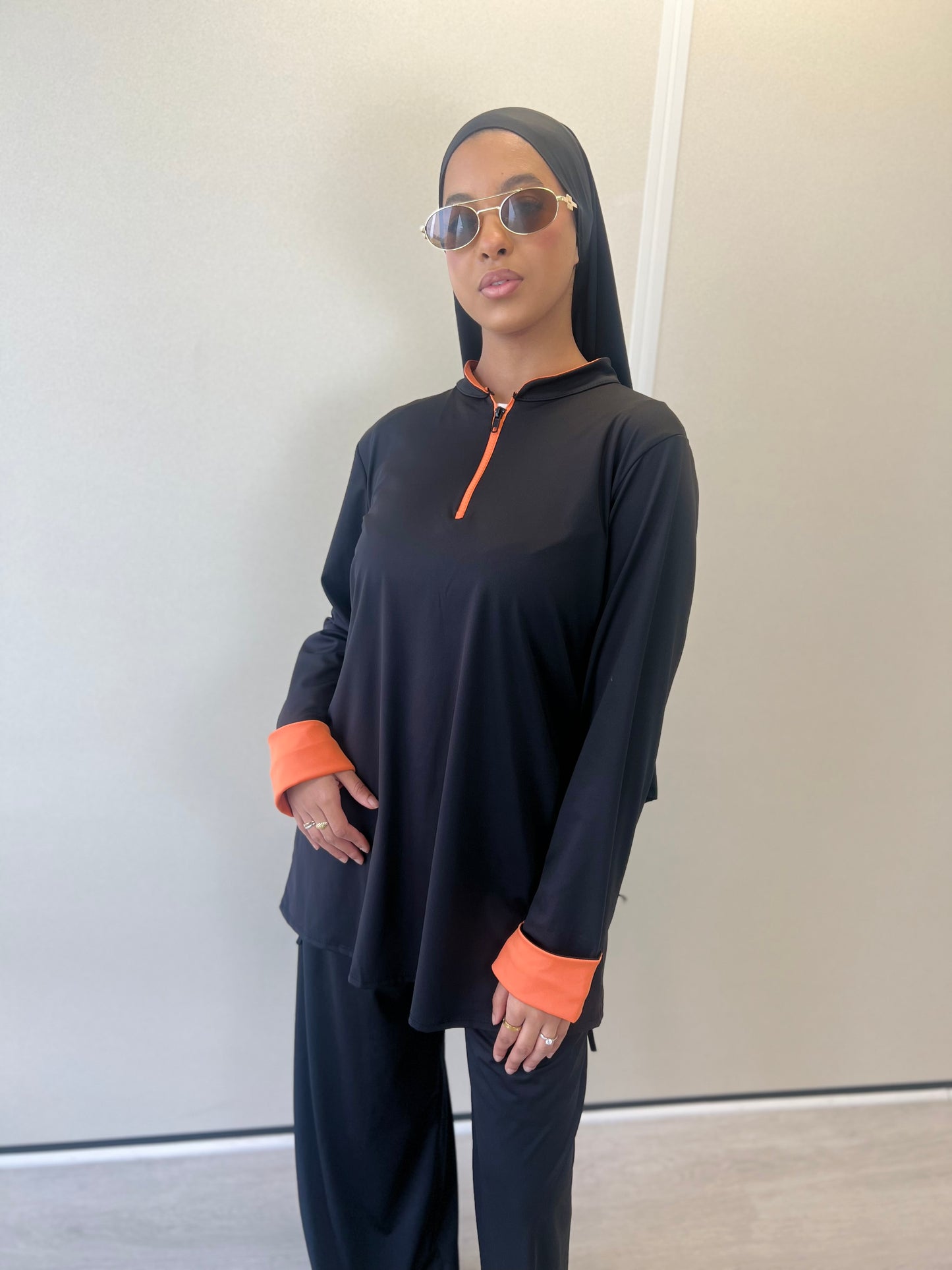 BURKINI NOIR (manches orange )