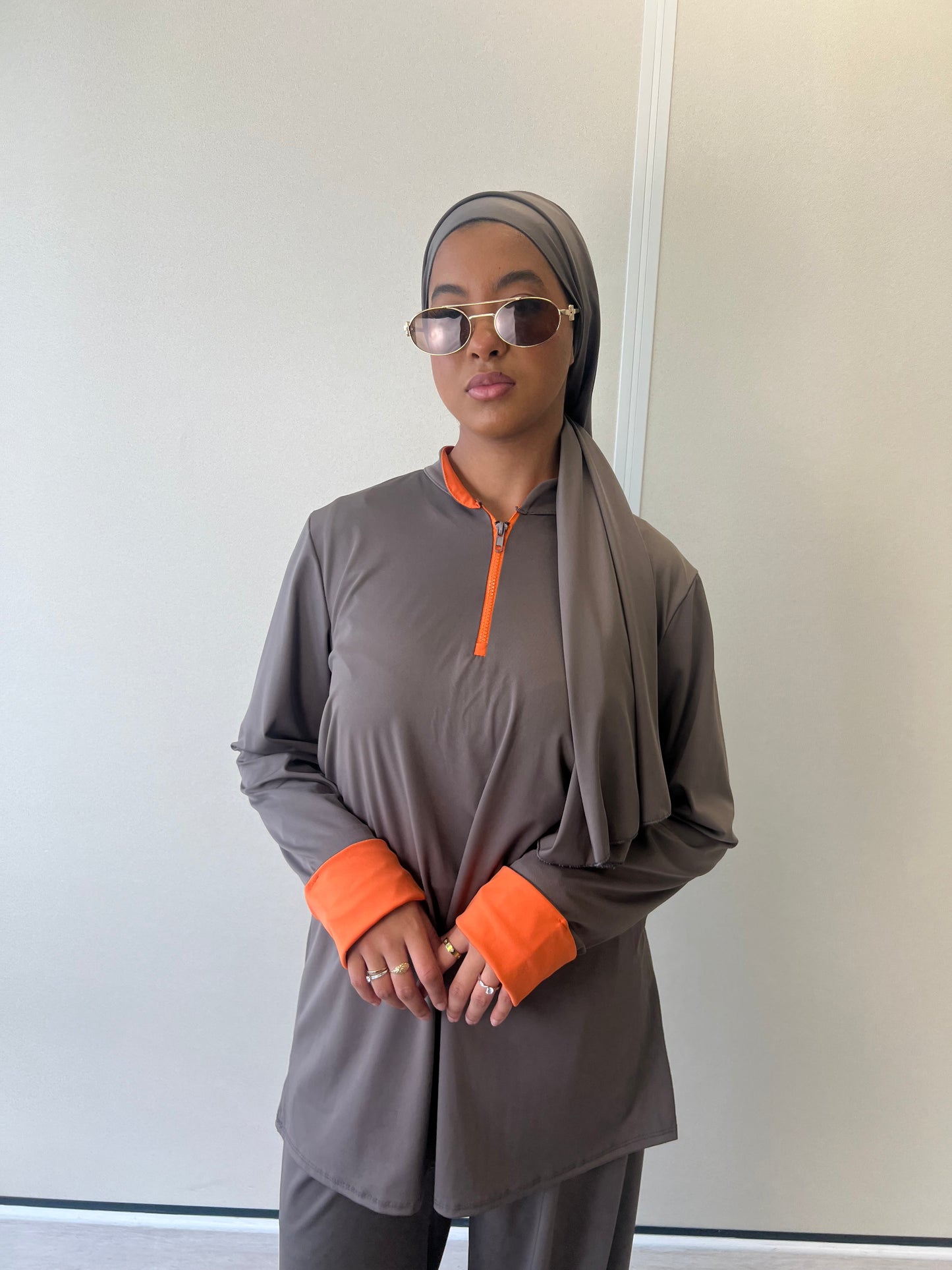 BURKINI TAUPE ( manches orange )