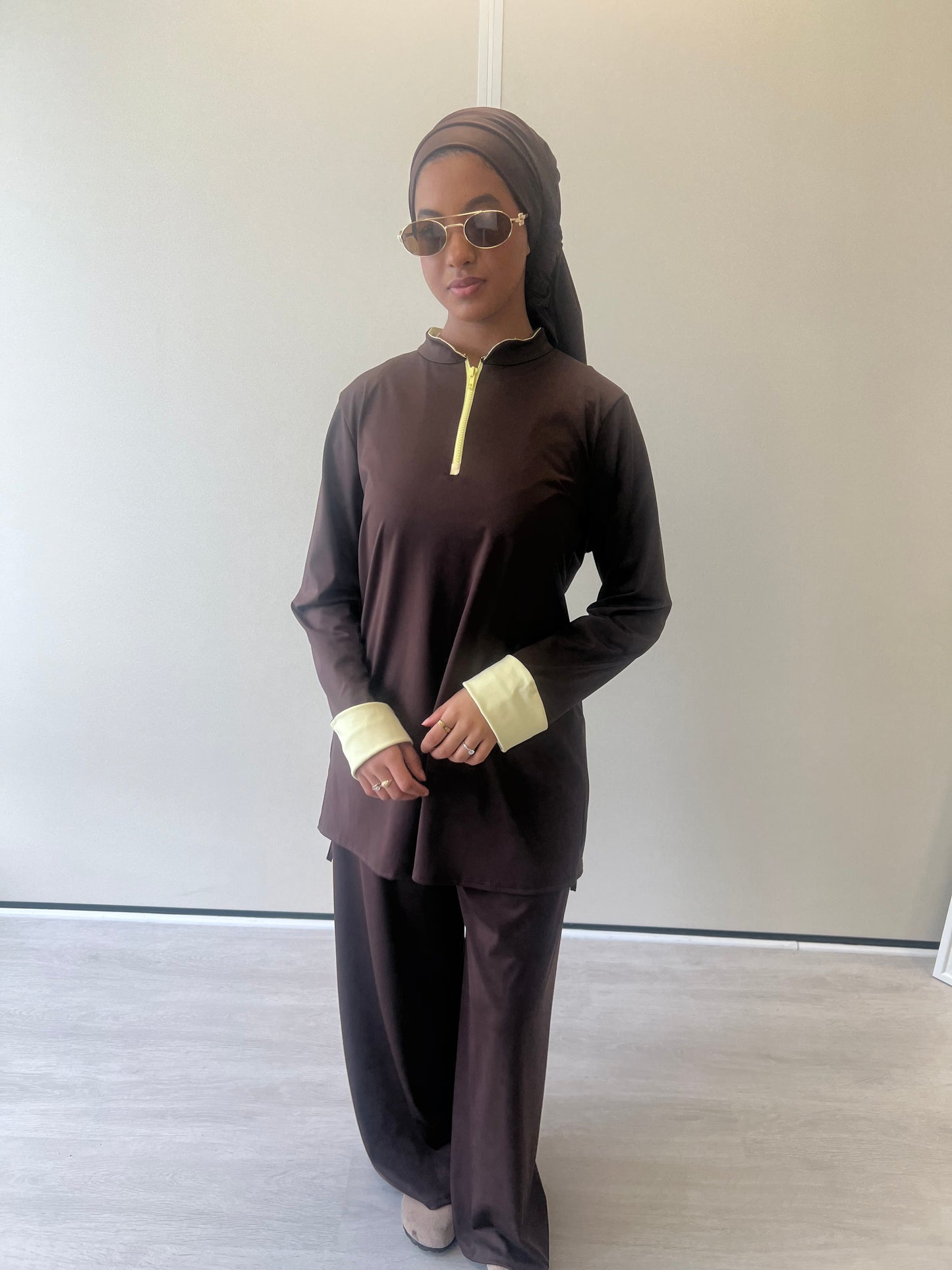 BURKINI MARRON ( manches jaunes)