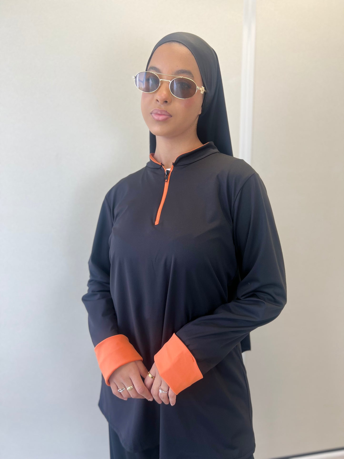 BURKINI NOIR (manches orange )