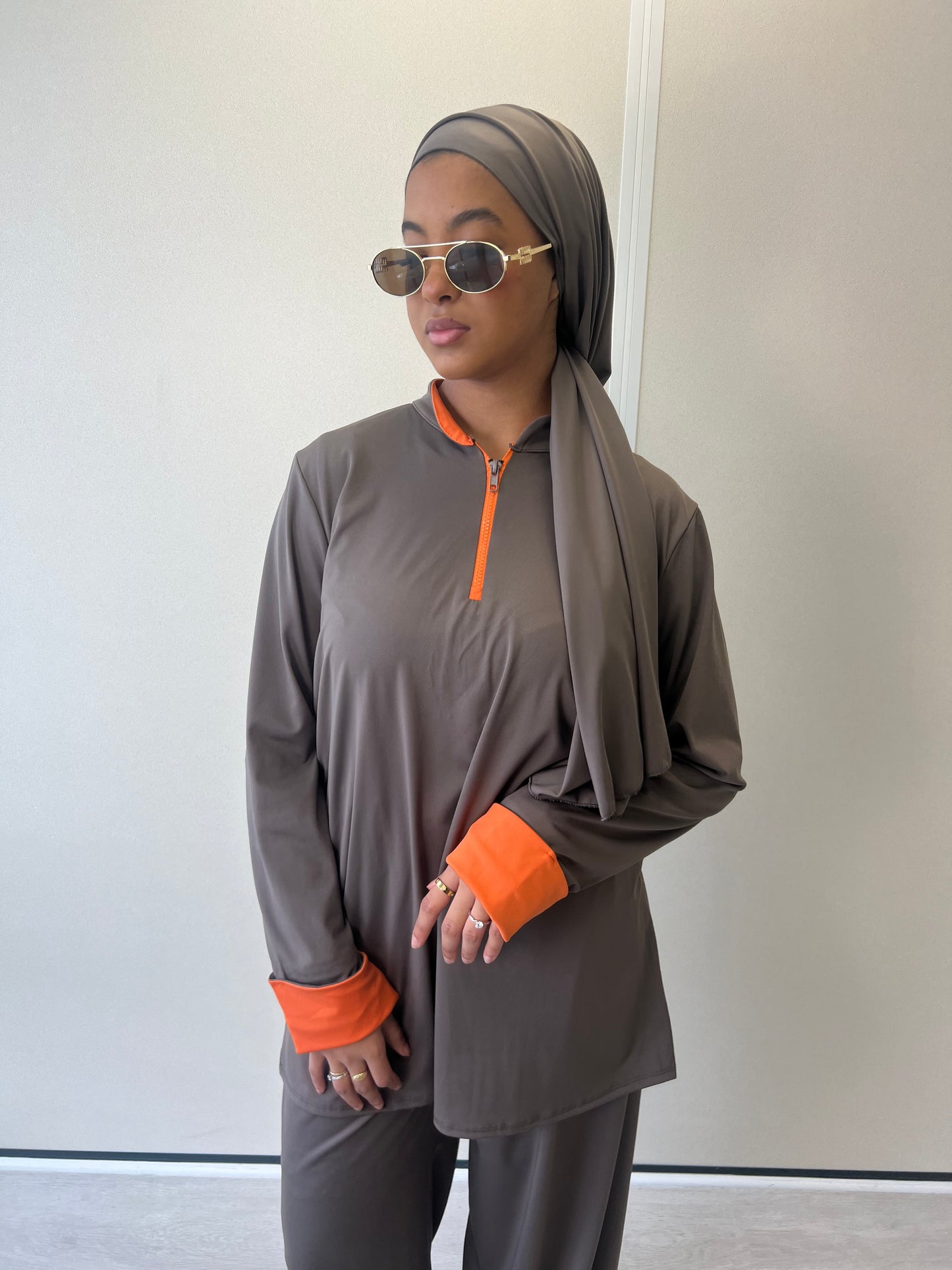 BURKINI TAUPE ( manches orange )