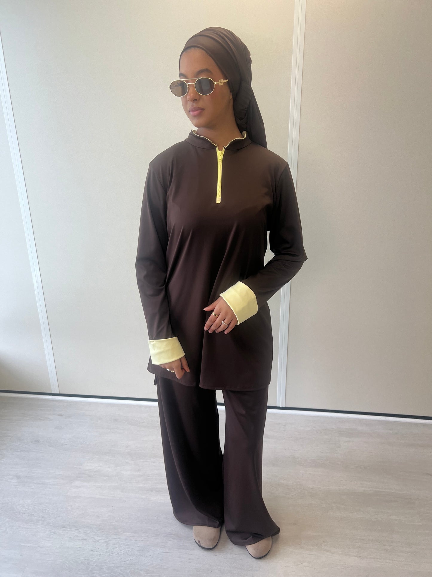 BURKINI MARRON ( manches jaunes)