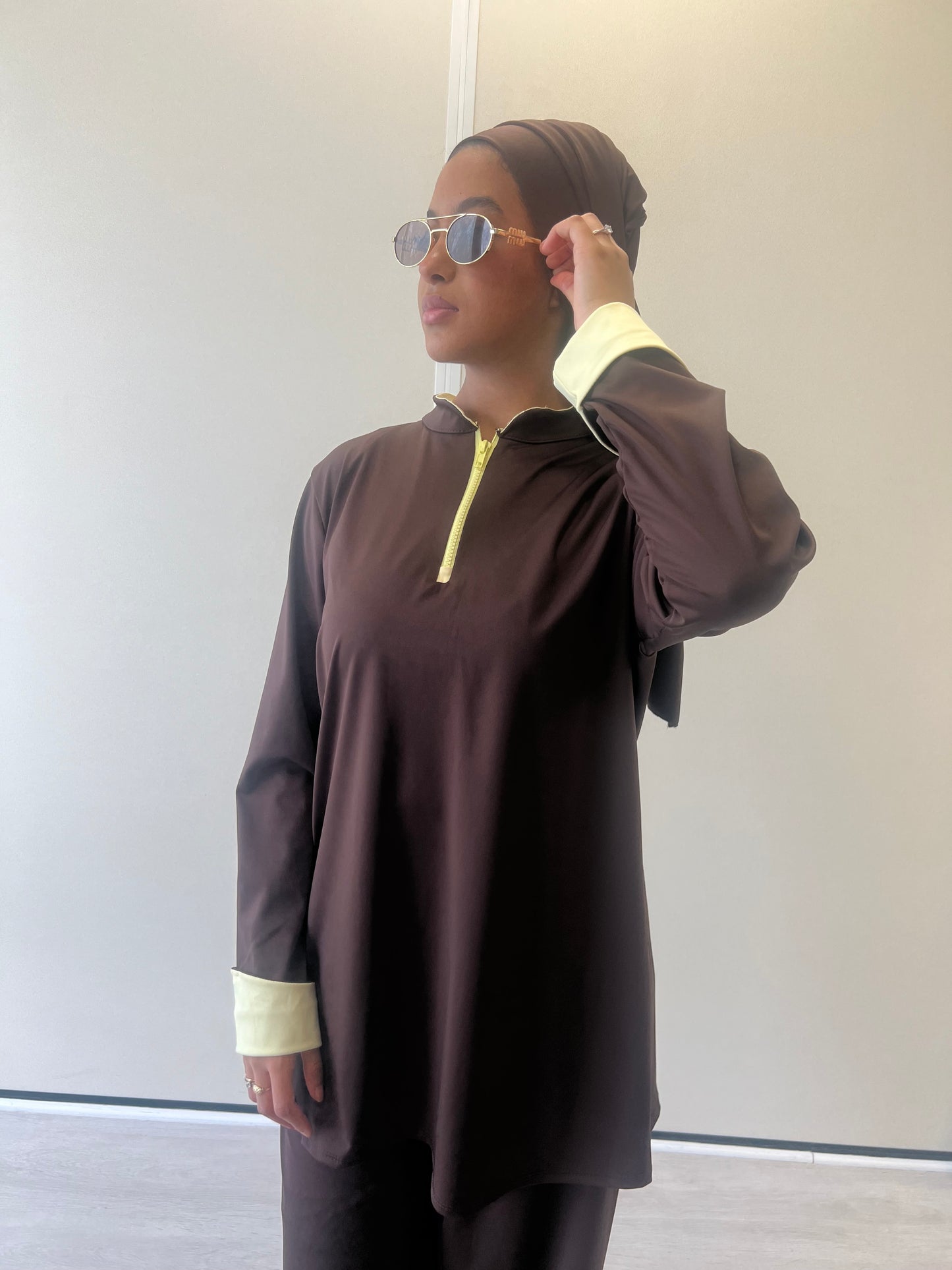 BURKINI MARRON ( manches jaunes)