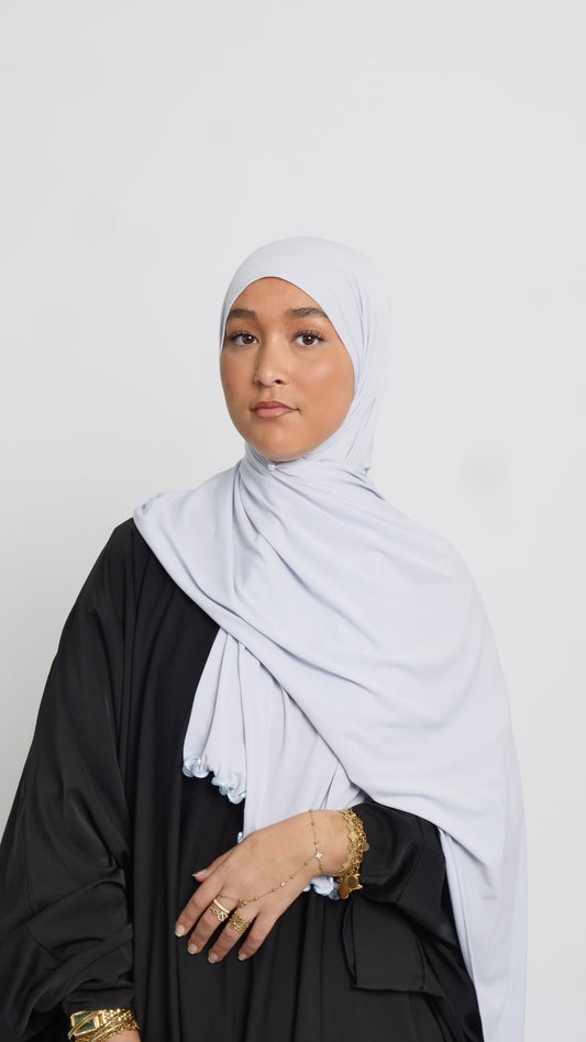 Hijab jersey bleu ciel liséré