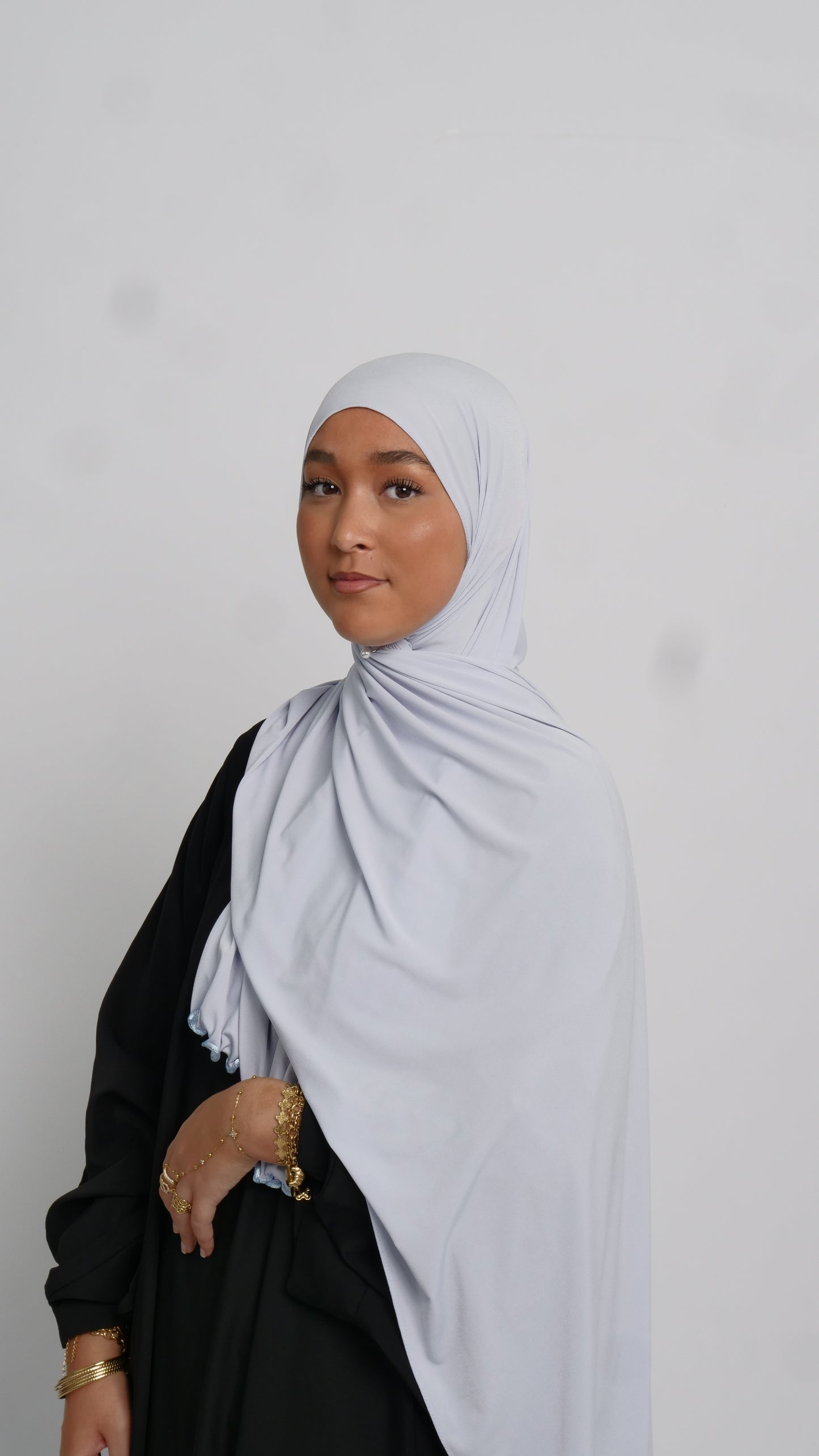 Hijab jersey bleu ciel liséré